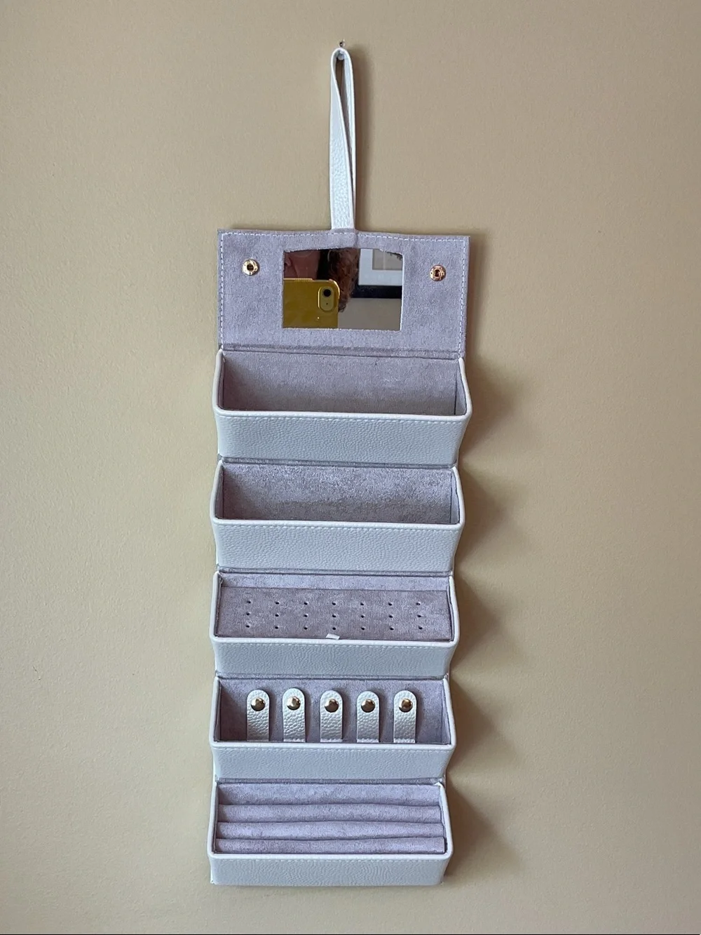Hanging Eyewear and Jewelry Case with Mirror in Pearl White